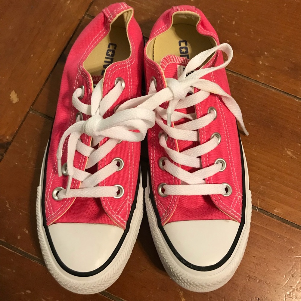BRAND NEW CONDITION PINK CONVERSE